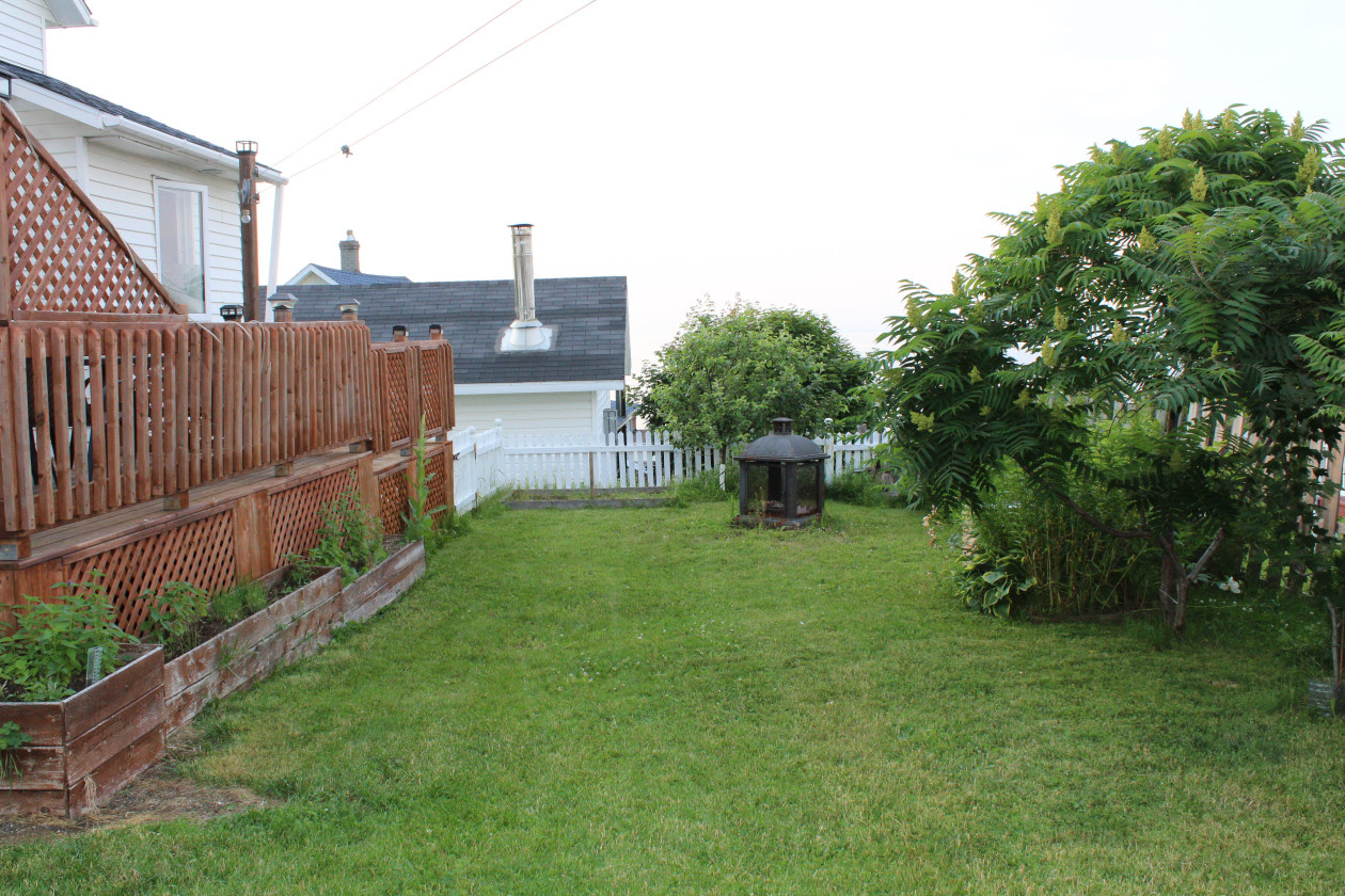 Cour — 7 Côte Des Neiges, Cap-Chat, G0J 1E0, Cap-Chat