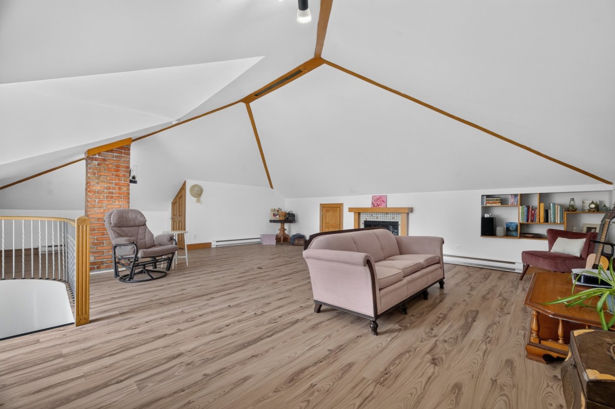 Salon — 24, 2e Rue E., Rimouski, G5L2G2, Rimouski