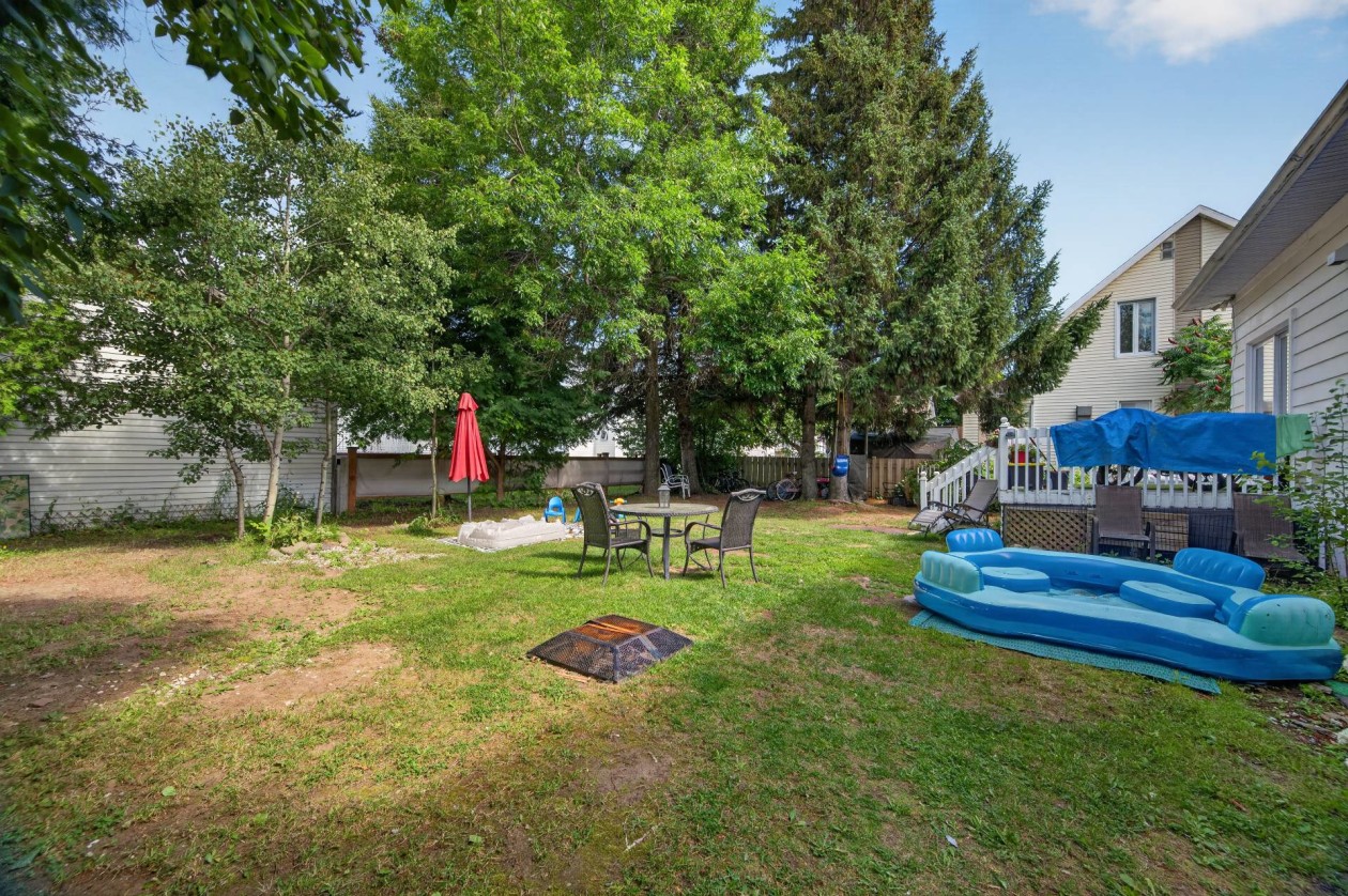 Cour — 24, 2e Rue E., Rimouski, G5L2G2, Rimouski