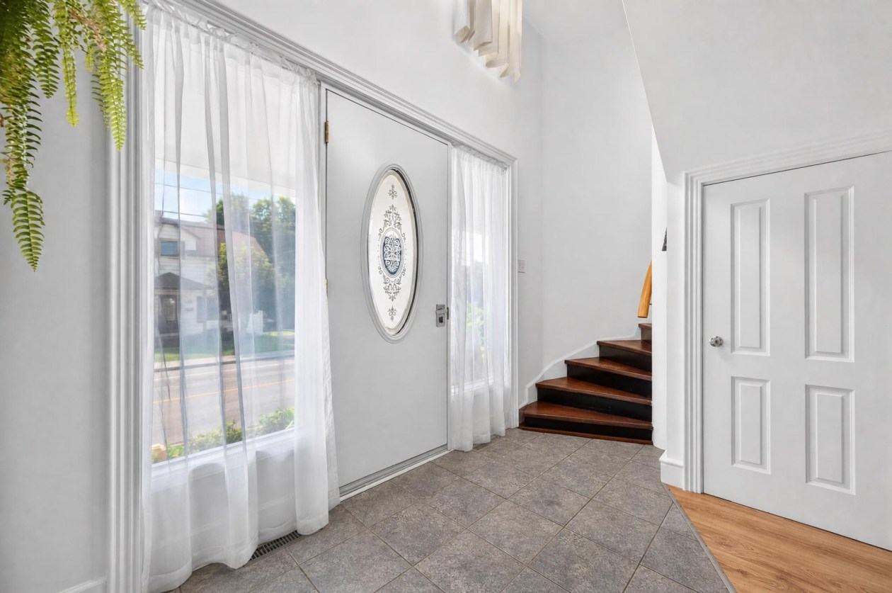 Escalier — 24, 2e Rue E., Rimouski, G5L2G2, Rimouski