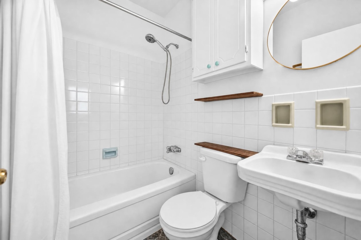 Salle de bains — 24, 2e Rue E., Rimouski, G5L2G2, Rimouski