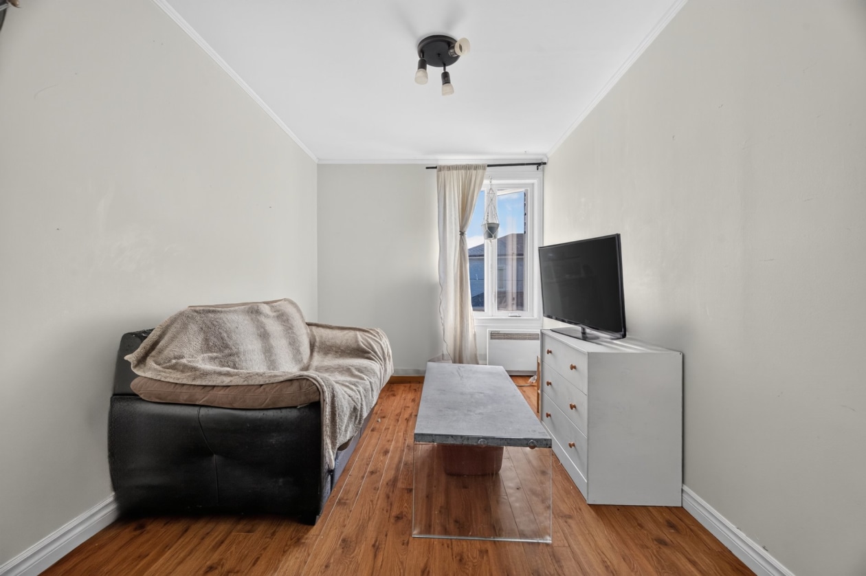Salon — 44A - 44C, Rue St-Elzéar, Sainte-Luce, G0K1P0, Sainte-Luce