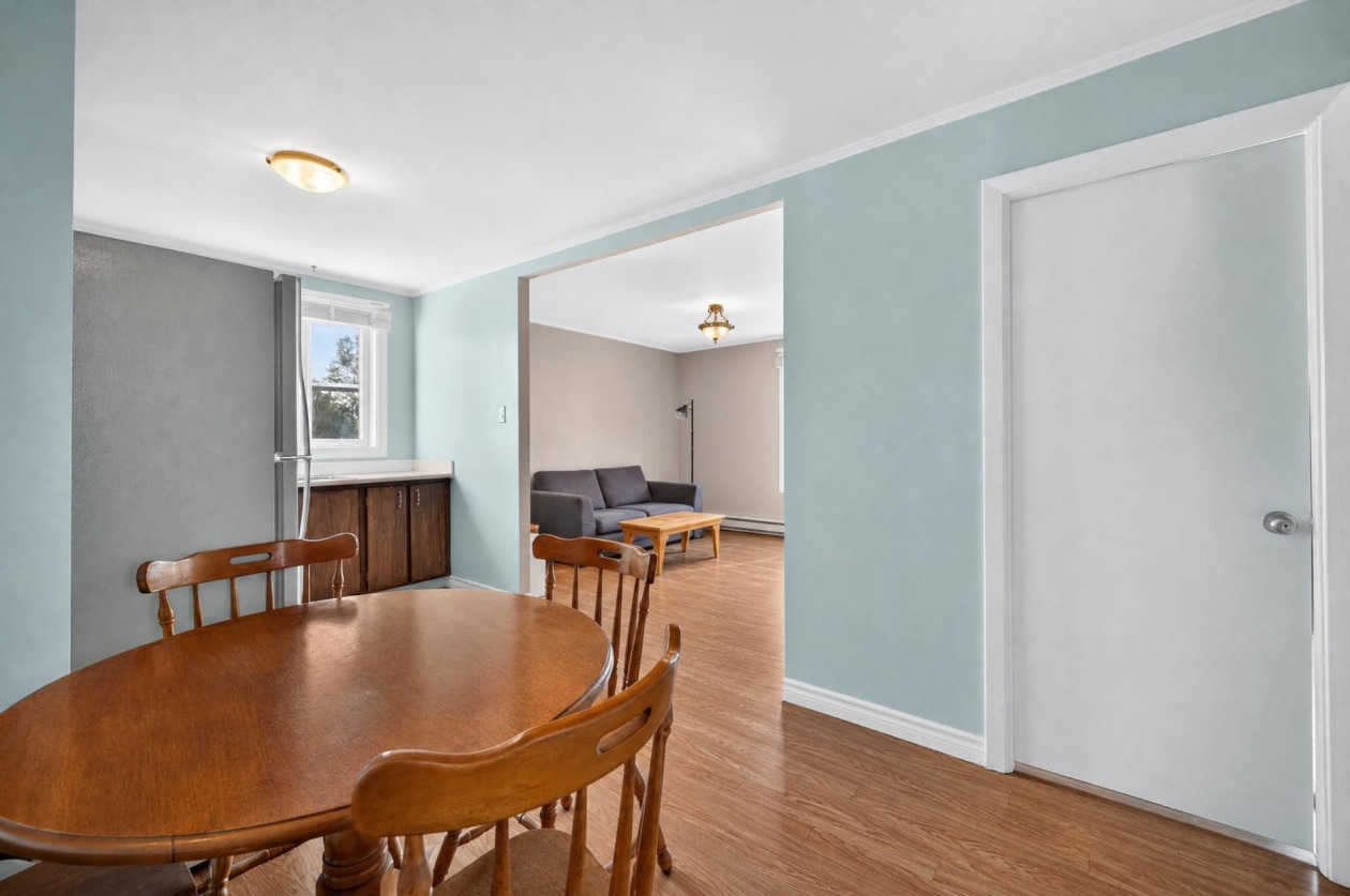 Salle à manger — 44A - 44C, Rue St-Elzéar, Sainte-Luce, G0K1P0, Sainte-Luce