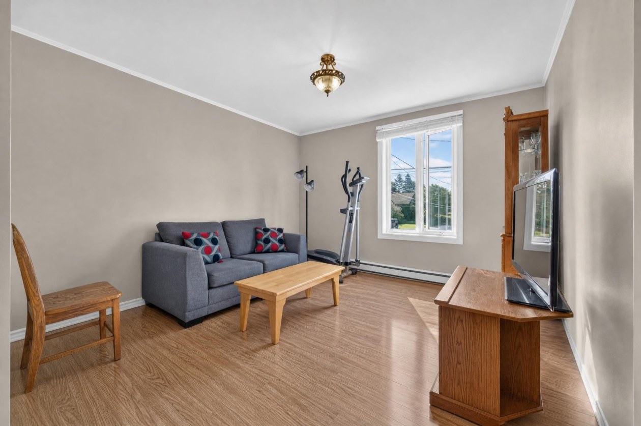 Salon — 44A - 44C, Rue St-Elzéar, Sainte-Luce, G0K1P0, Sainte-Luce
