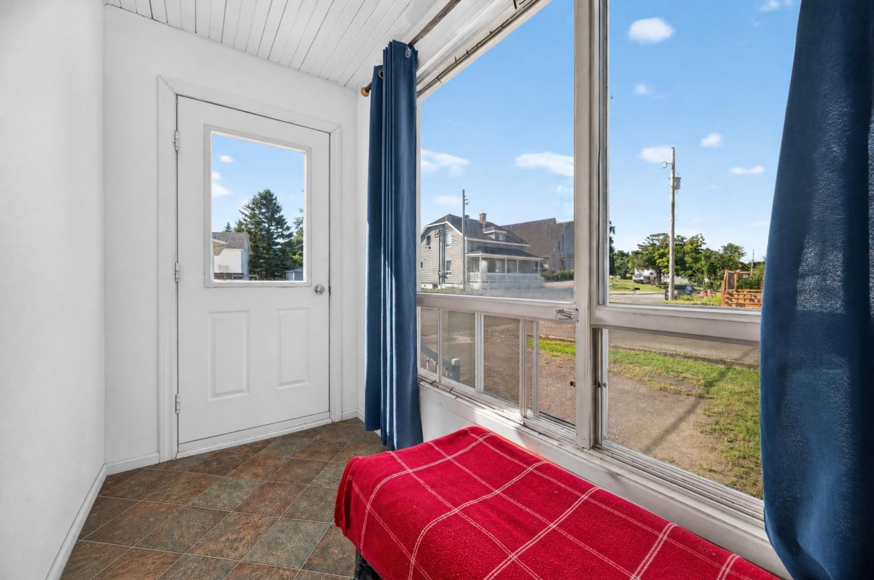 Hall d'entrée — 44A - 44C, Rue St-Elzéar, Sainte-Luce, G0K1P0, Sainte-Luce