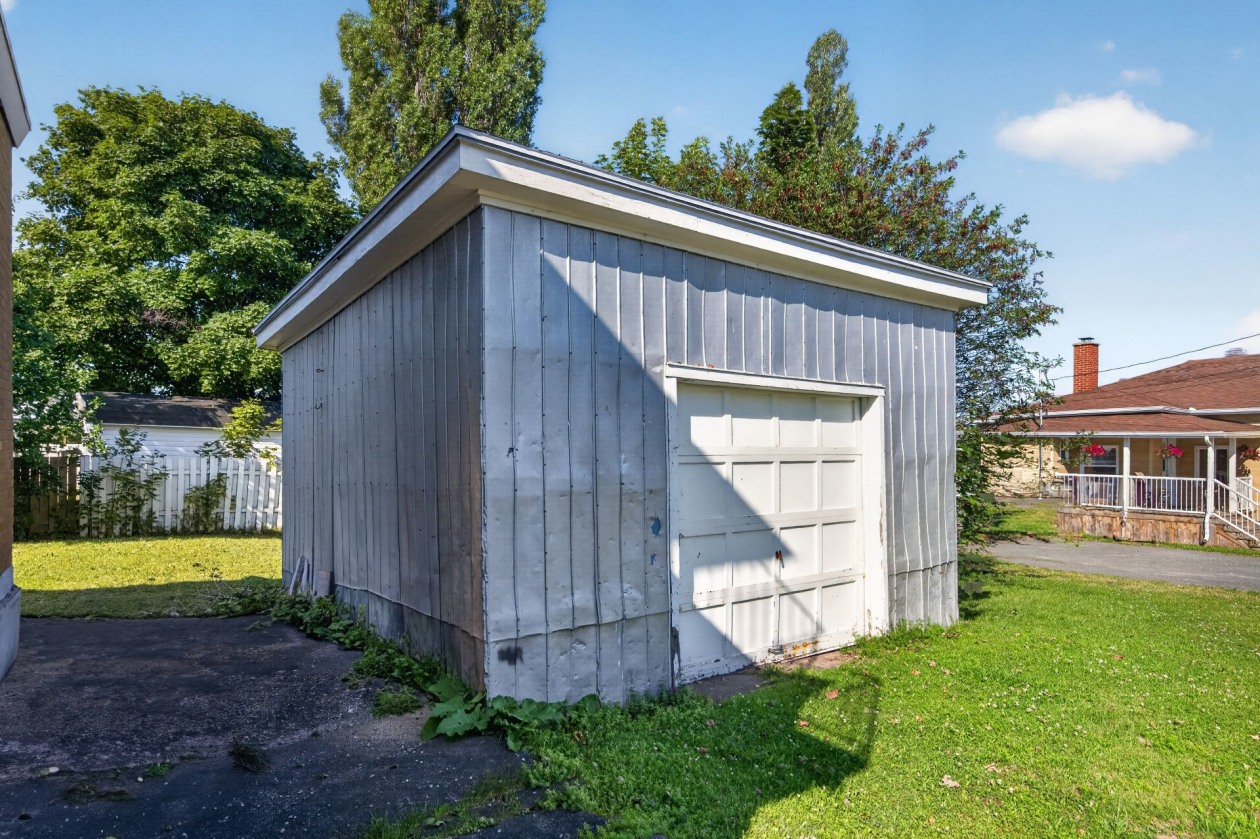 Rangement — 44A - 44C, Rue St-Elzéar, Sainte-Luce, G0K1P0, Sainte-Luce