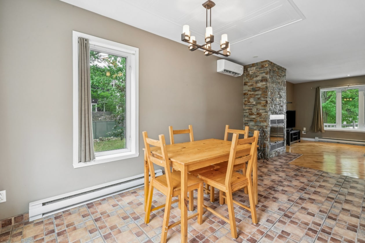 Salle à manger — 9069, 9e Allée, Drummondville, J2A2K6, Drummondville