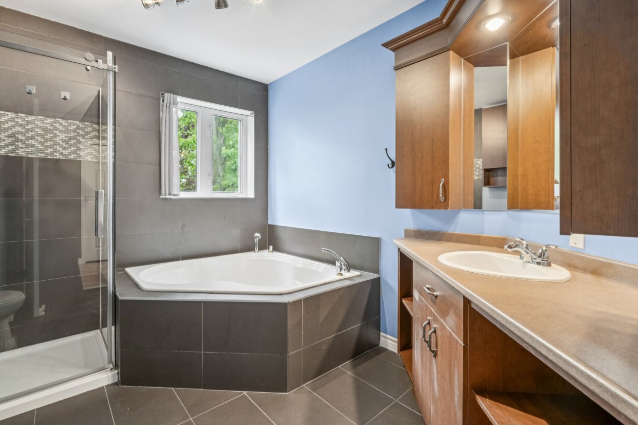 Salle de bains — 9069, 9e Allée, Drummondville, J2A2K6, Drummondville