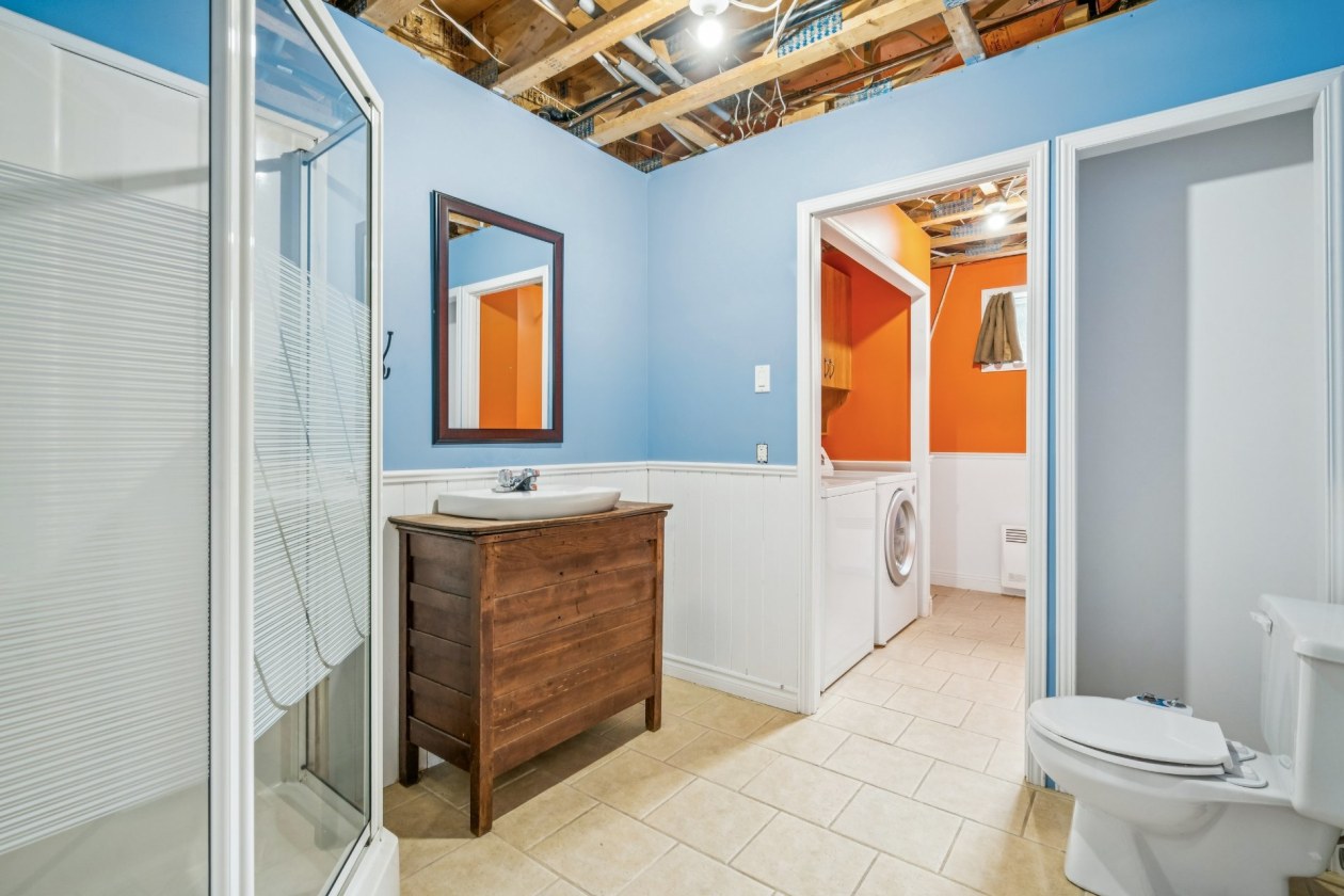 Salle de bains — 9069, 9e Allée, Drummondville, J2A2K6, Drummondville