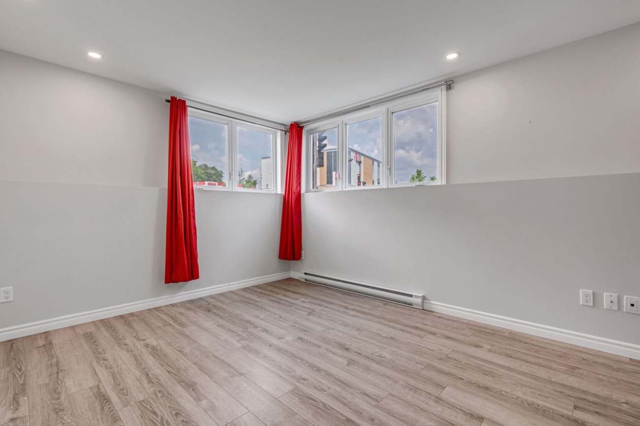 Salon — 10015, Boul. de l'Ormière, 101, Québec (Les Rivières), G2B3L2, Québec (Les Rivières)