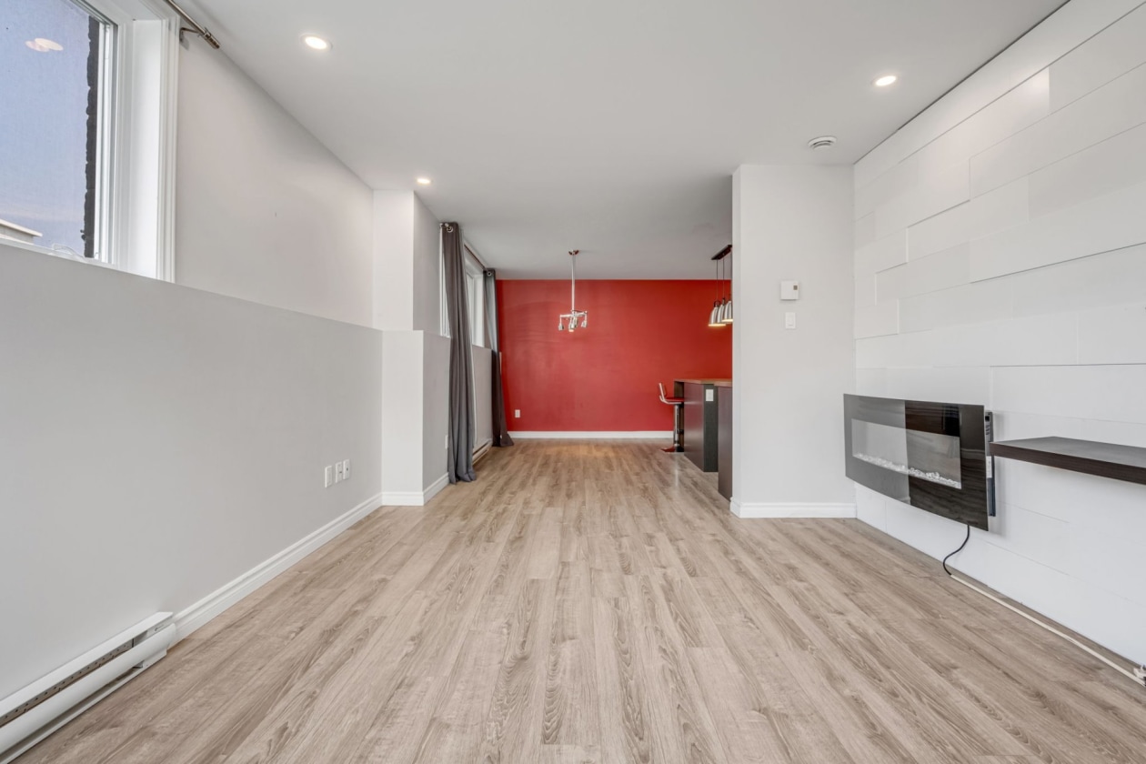 Salon — 10015, Boul. de l'Ormière, 101, Québec (Les Rivières), G2B3L2, Québec (Les Rivières)
