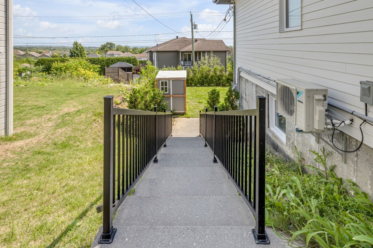 Cour — 200 - 204, Rue Philippe-Grenier, Québec (Beauport), G1M0G1, Québec (Beauport)