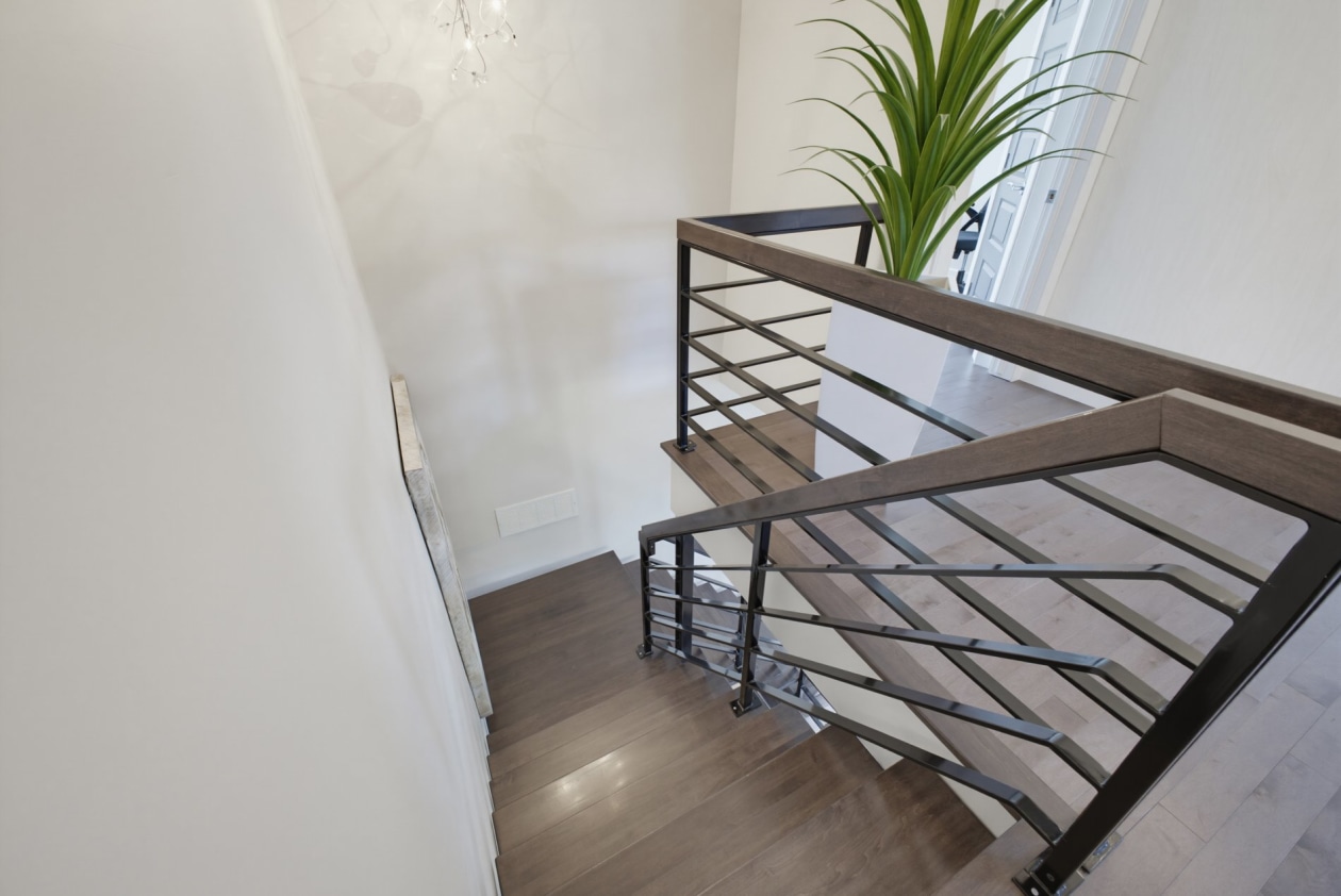 Escalier — 580, Av. des Grands-Prés, Terrebonne (Lachenaie), J6V0B2, Terrebonne (Lachenaie)