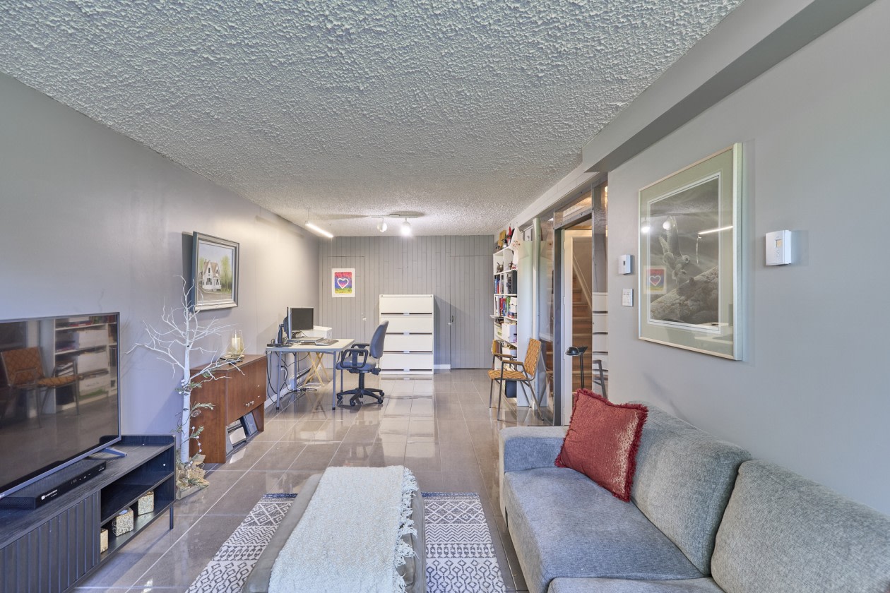 Bureau — 3530 Rue Sicotte, Québec, G2B 3X6, Québec