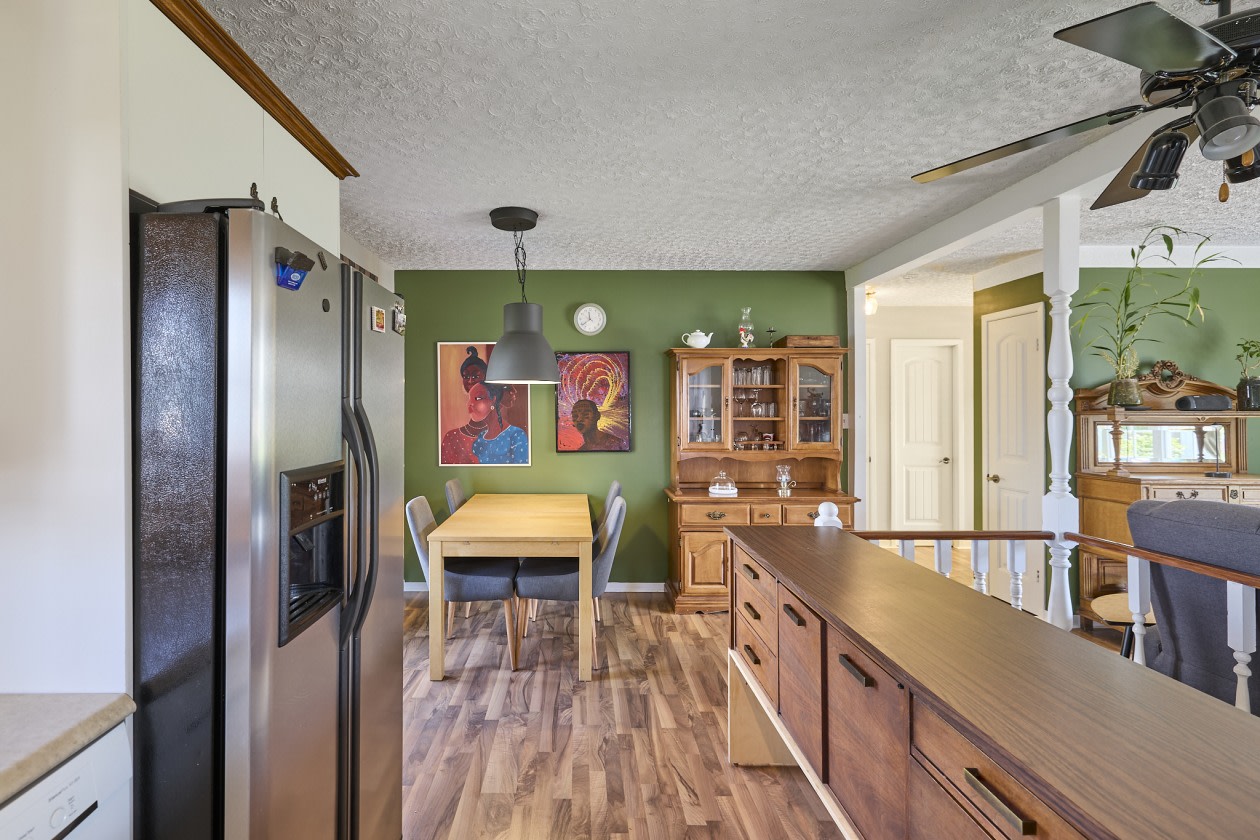 Salle à manger — 3530 Rue Sicotte, Québec, G2B 3X6, Québec