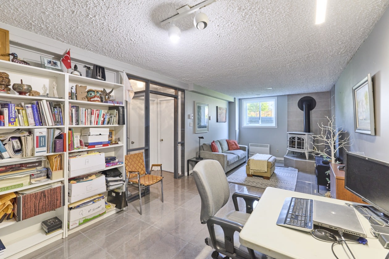 Salle familiale — 3530 Rue Sicotte, Québec, G2B 3X6, Québec