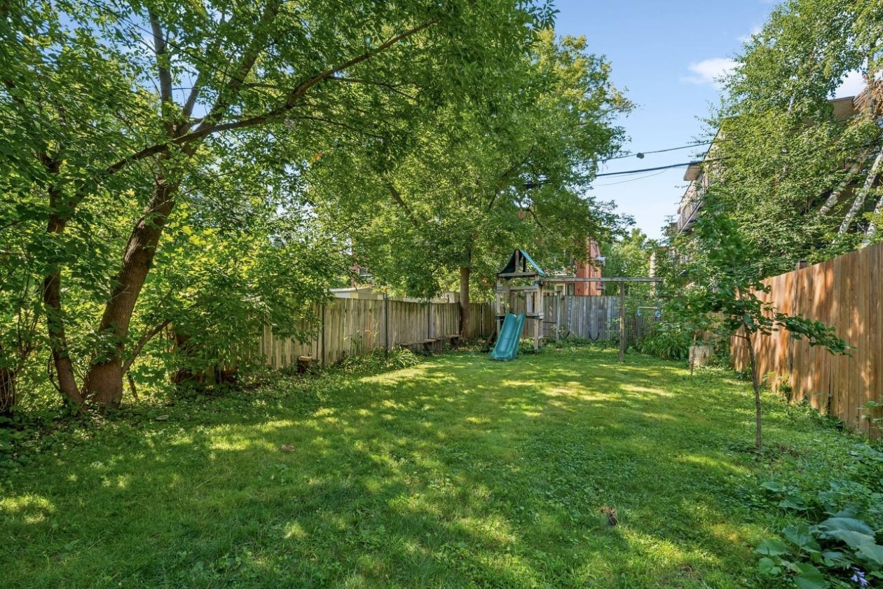 Cour — 2382, Boul. Grand, Montréal (Côte-des-Neiges/Notre-Dame-de-Grâce), H4B2W9, Montréal (Côte-des-Neiges/Notre-Dame-de-Grâce)