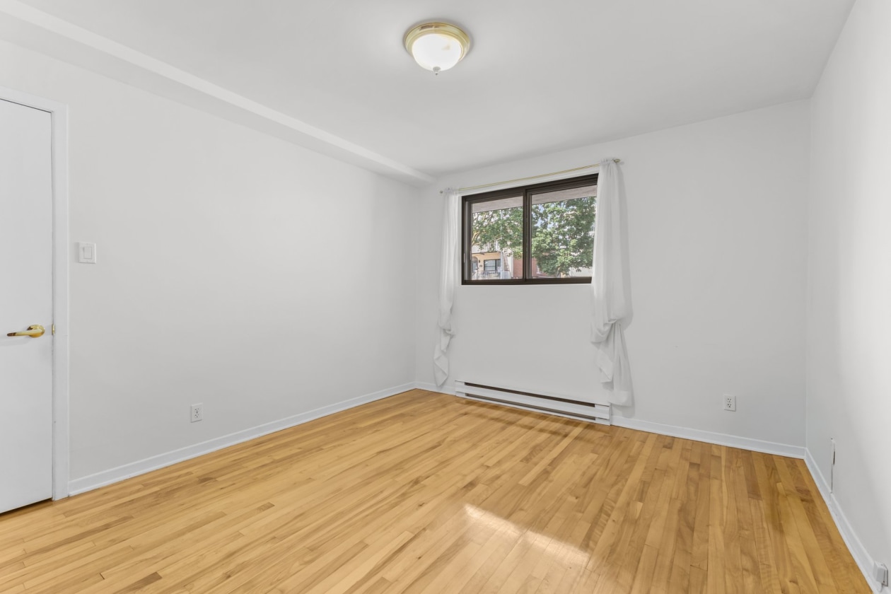 Chambre à coucher — 6969 - A, Rue Rainier, Montréal (Saint-Léonard), H1T3W9, Montréal (Saint-Léonard)