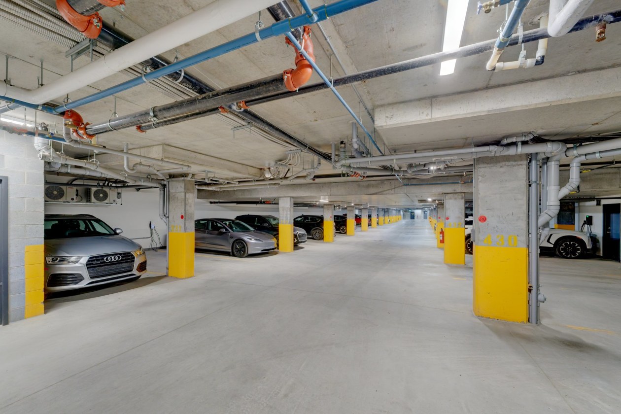 Garage — 4220, Rue Olivier-Fournier, 608, Longueuil (Saint-Hubert), J3Y1G5, Longueuil (Saint-Hubert)