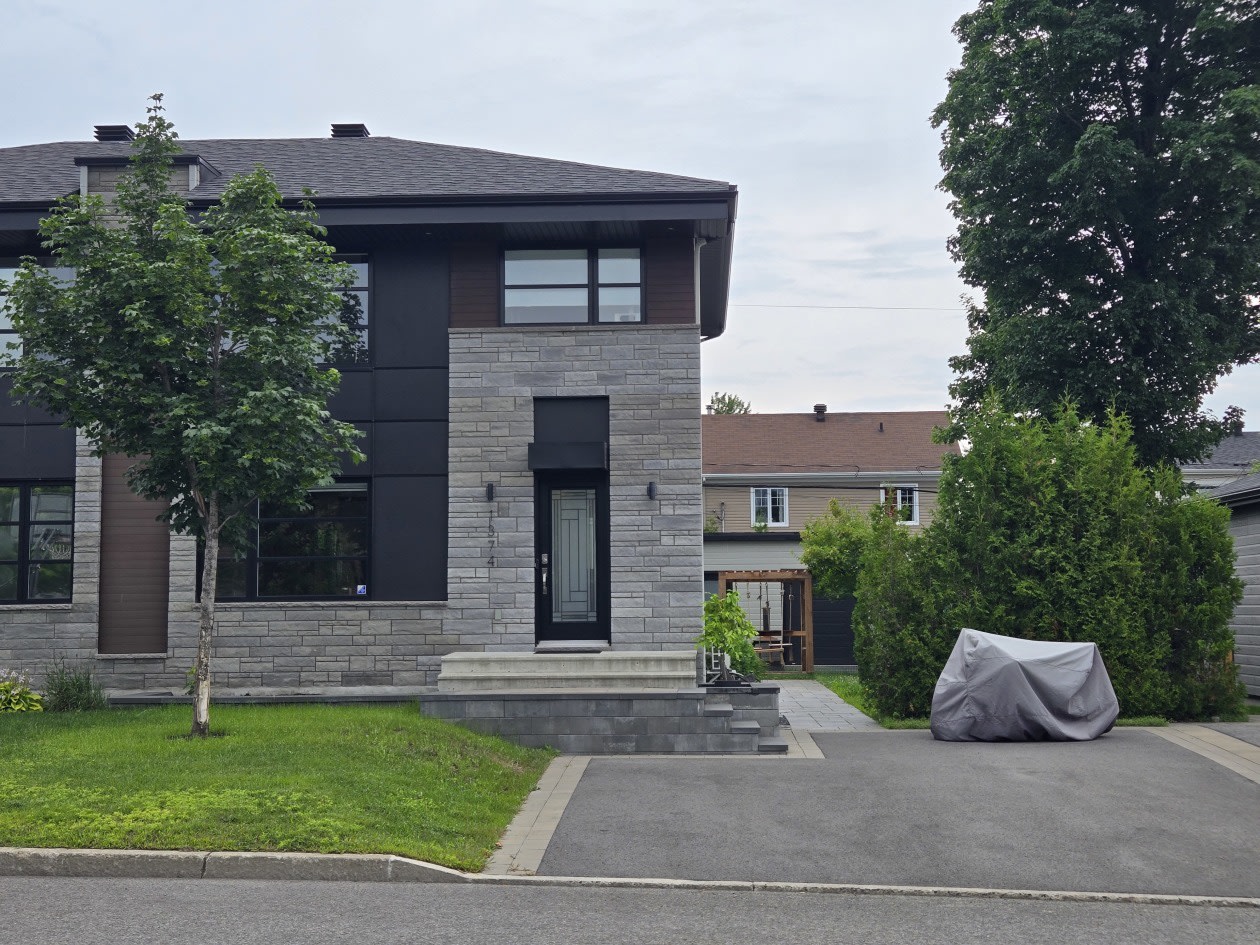 1374 Rue Des Calèches — photo 1
