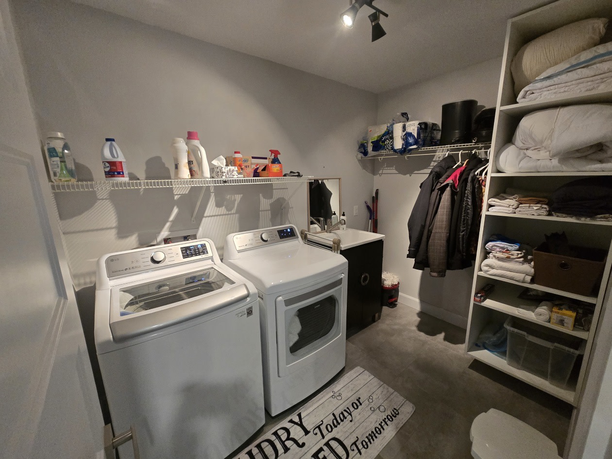 Salle de lavage — 1374 Rue Des Calèches, Québec, G3K 0M8, Québec