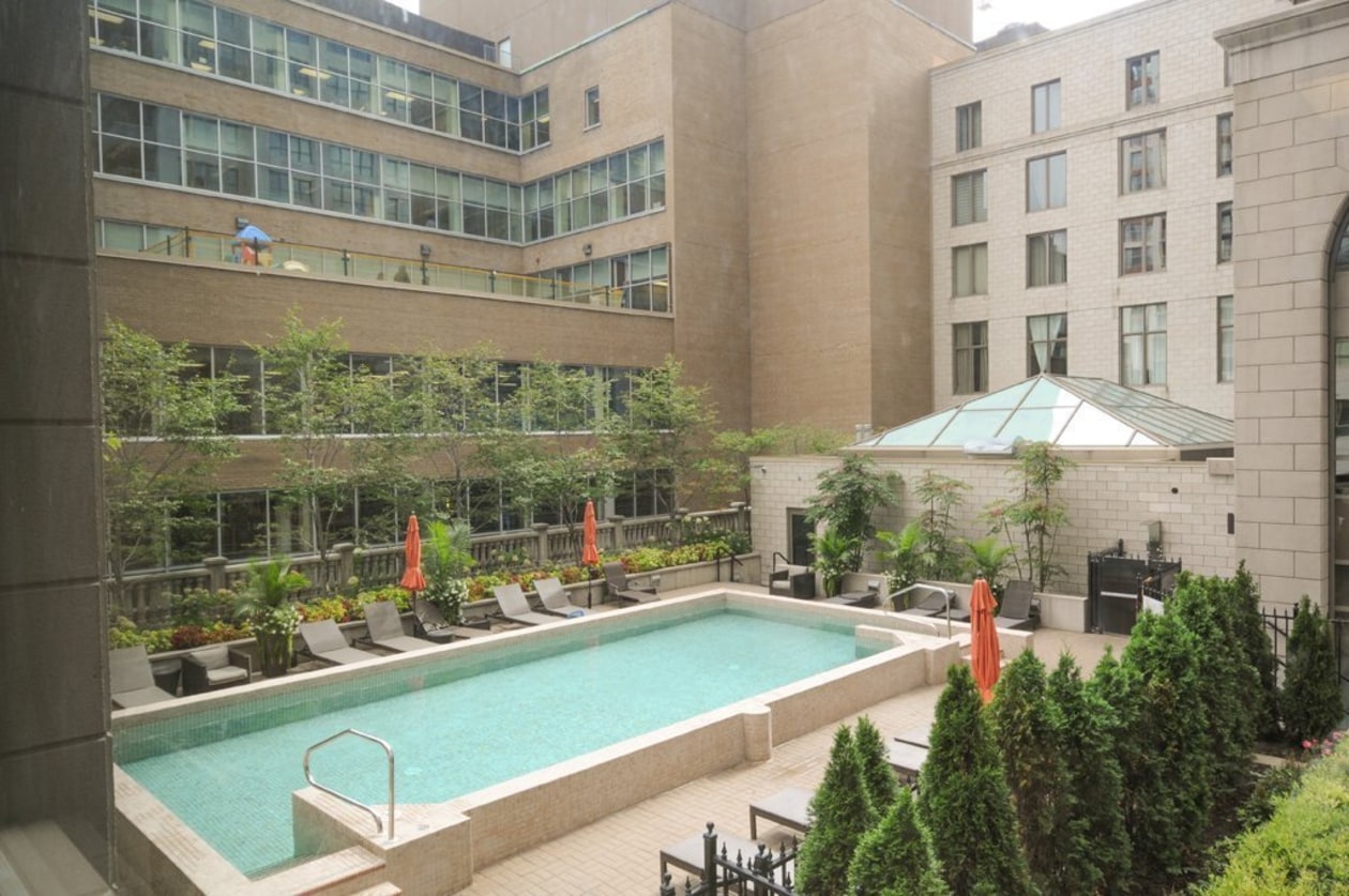 Piscine — 1210, Boul. De Maisonneuve O., 3F, Montréal (Ville-Marie), H3A0A1, Montréal (Ville-Marie)