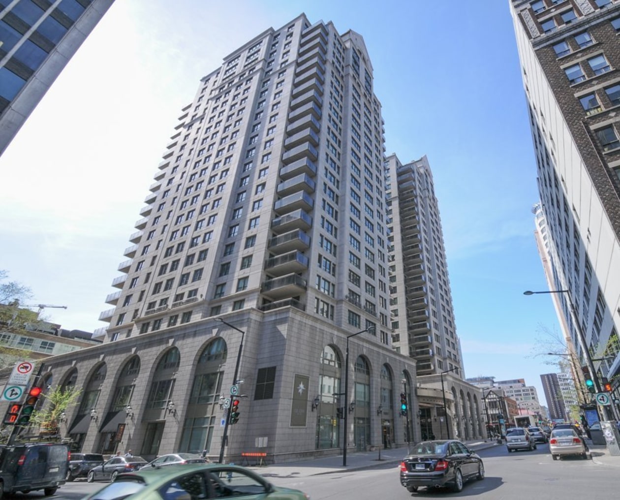 1210, Boul. De Maisonneuve O. — photo 1