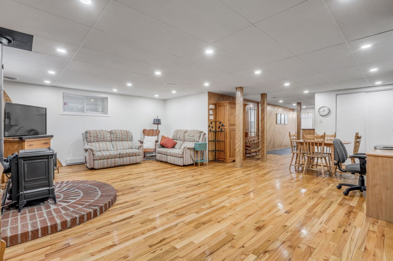 Salle familiale — 4125, Av. Terriot, Québec (Les Rivières), G2E3T1, Québec (Les Rivières)