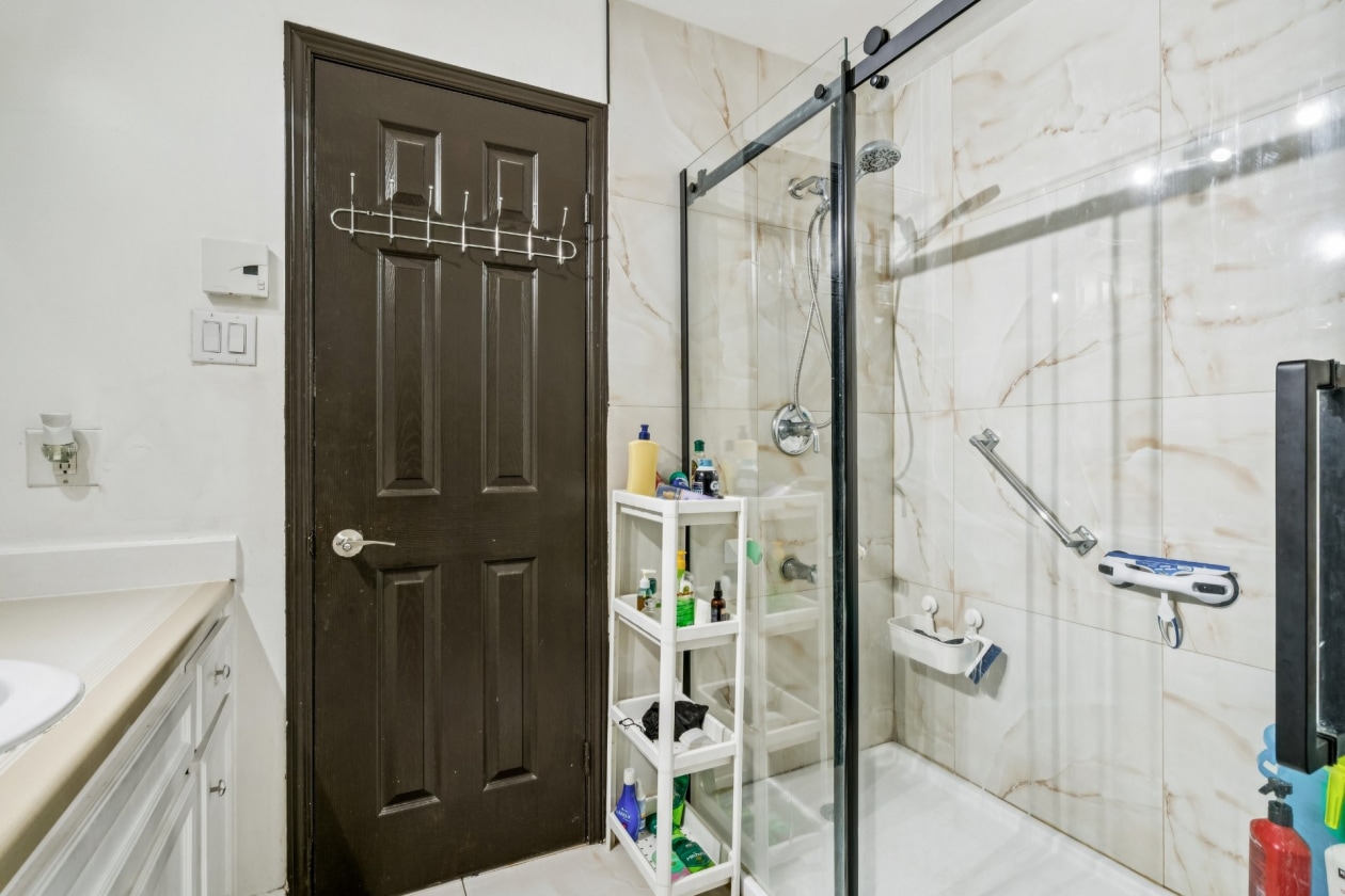 Salle de bains — 13111, Rue Forsyth, 304, Montréal (Rivière-des-Prairies/Pointe-aux-Trembles), H1A4C2, Montréal (Rivière-des-Prairies/Pointe-aux-Trembles)