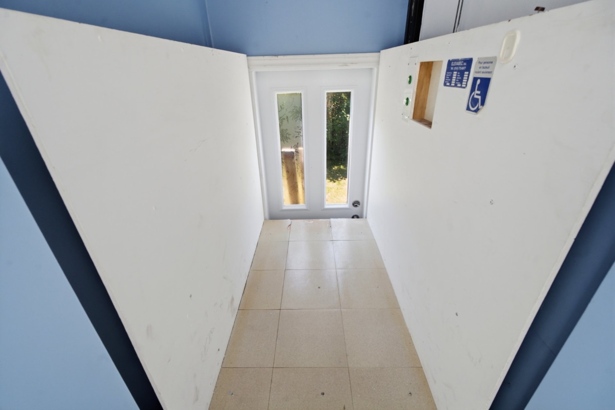 Ascenseur — 555, Tsse de la Beauce, Montréal (LaSalle), H8R2W9, Montréal (LaSalle)