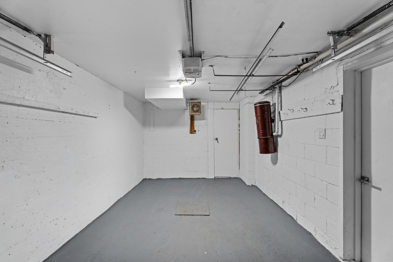 Garage — 555, Tsse de la Beauce, Montréal (LaSalle), H8R2W9, Montréal (LaSalle)