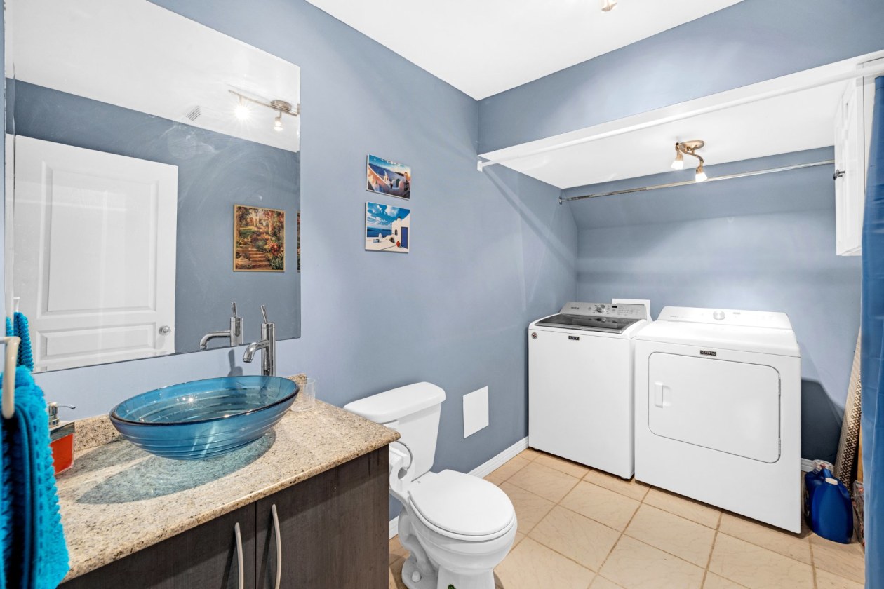 Salle de lavage — 816, Rue du Faubourg, Longueuil (Le Vieux-Longueuil), J4N1S6, Longueuil (Le Vieux-Longueuil)
