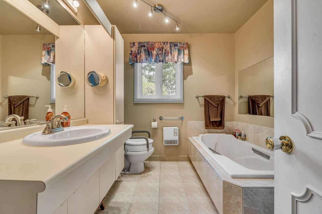 Salle de bains — 115, Vieux Chemin, Saint-Raymond, G3L1Y5, Saint-Raymond