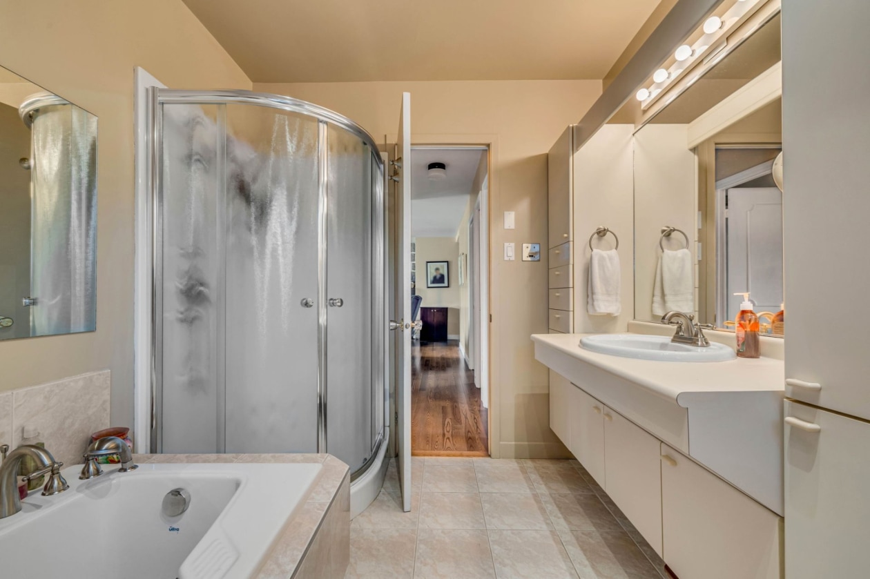 Salle de bains — 115, Vieux Chemin, Saint-Raymond, G3L1Y5, Saint-Raymond