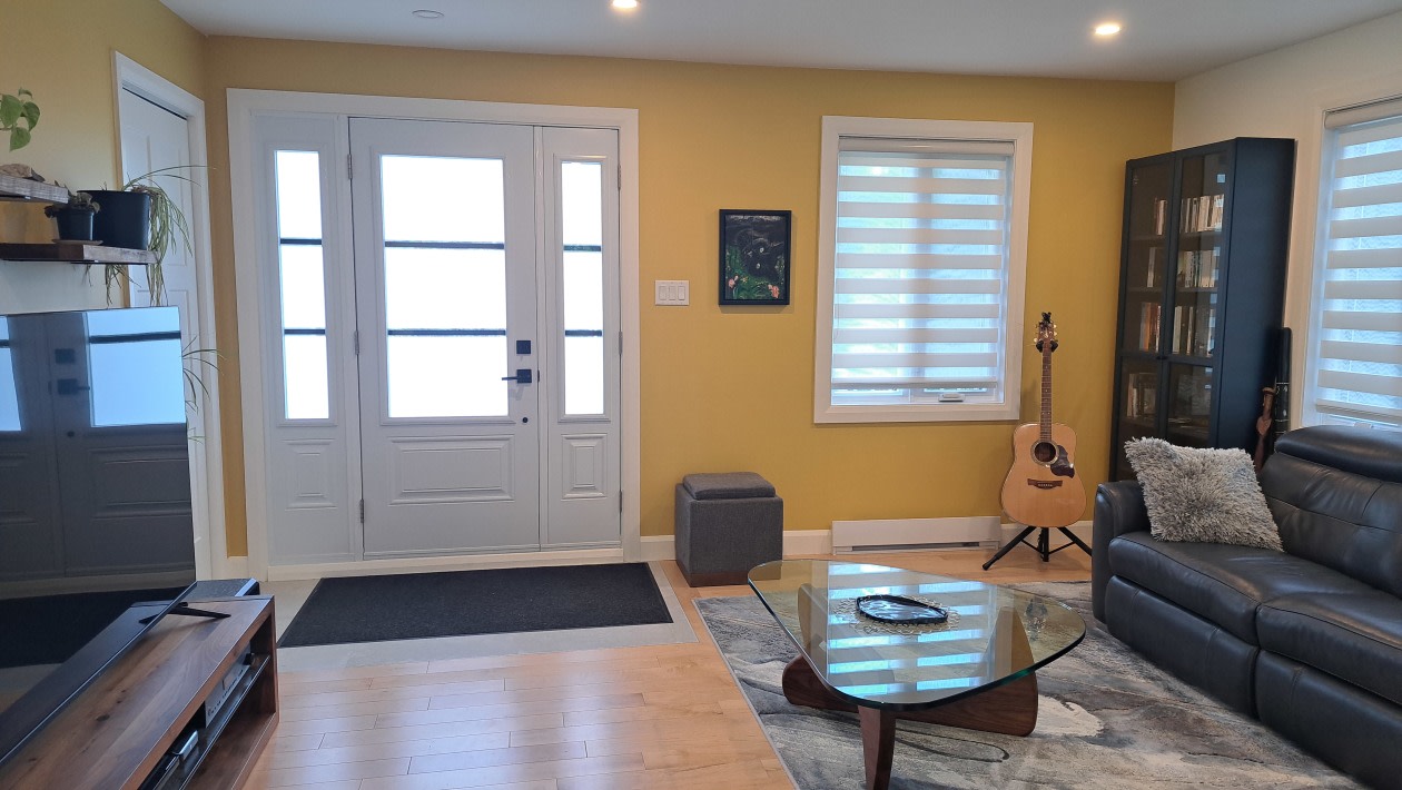 Salon — 75 Rue Labranche, Sainte-Brigitte-de-Laval, G0A 3K0, Sainte-Brigitte-de-Laval