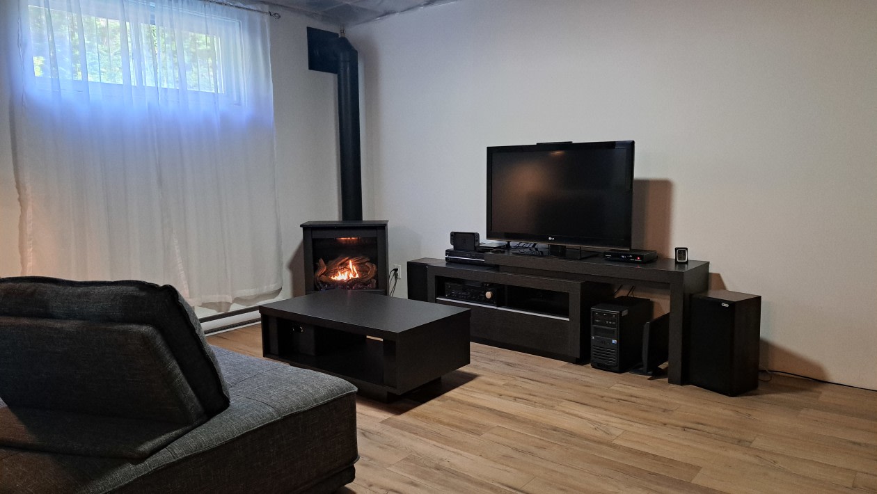 Salle familiale — 75 Rue Labranche, Sainte-Brigitte-de-Laval, G0A 3K0, Sainte-Brigitte-de-Laval