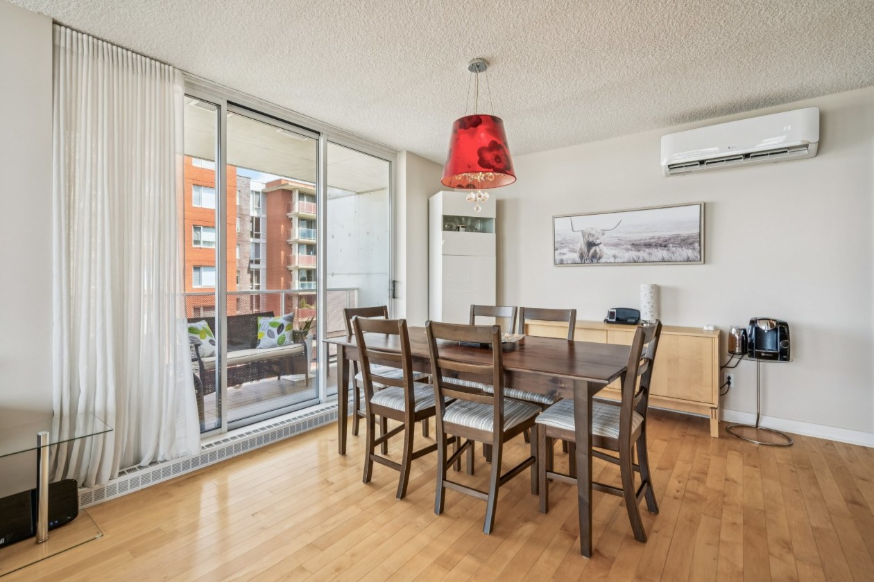 Salle à manger — 4720, Rue Jean-Talon E., 706, Montréal (Saint-Léonard), H1S0B1, Montréal (Saint-Léonard)