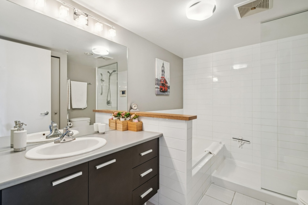 Salle de bains — 4720, Rue Jean-Talon E., 706, Montréal (Saint-Léonard), H1S0B1, Montréal (Saint-Léonard)