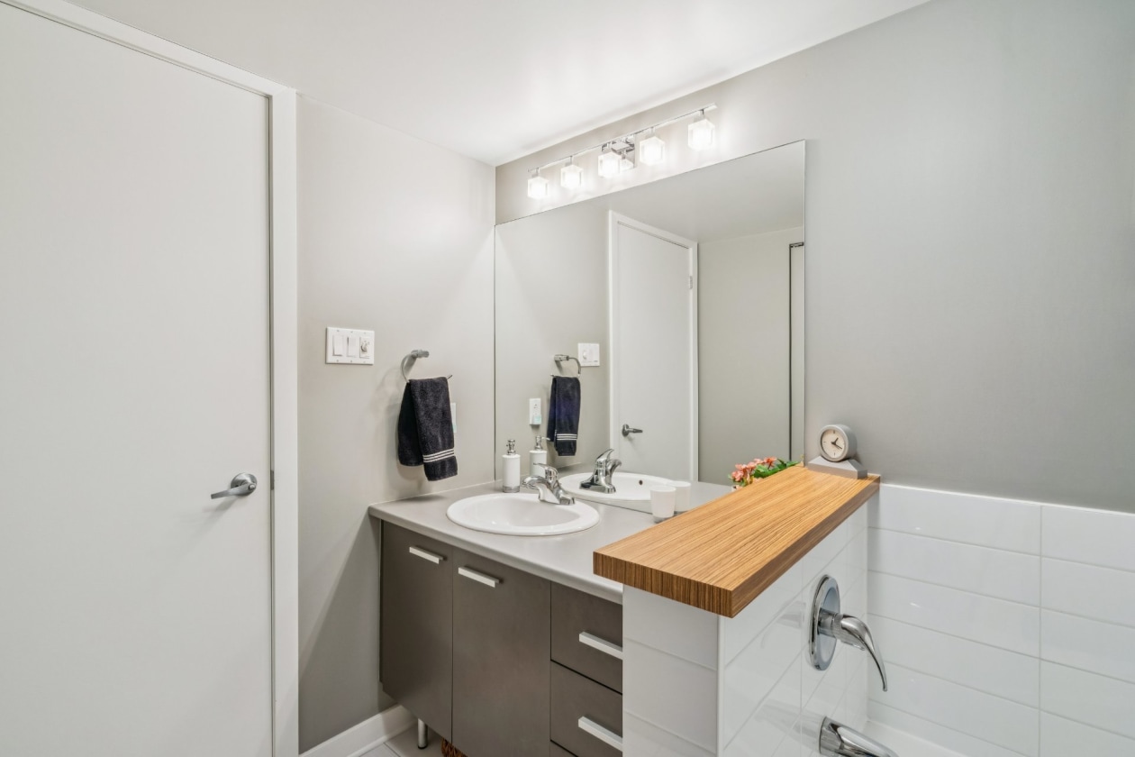 Salle de bains — 4720, Rue Jean-Talon E., 706, Montréal (Saint-Léonard), H1S0B1, Montréal (Saint-Léonard)