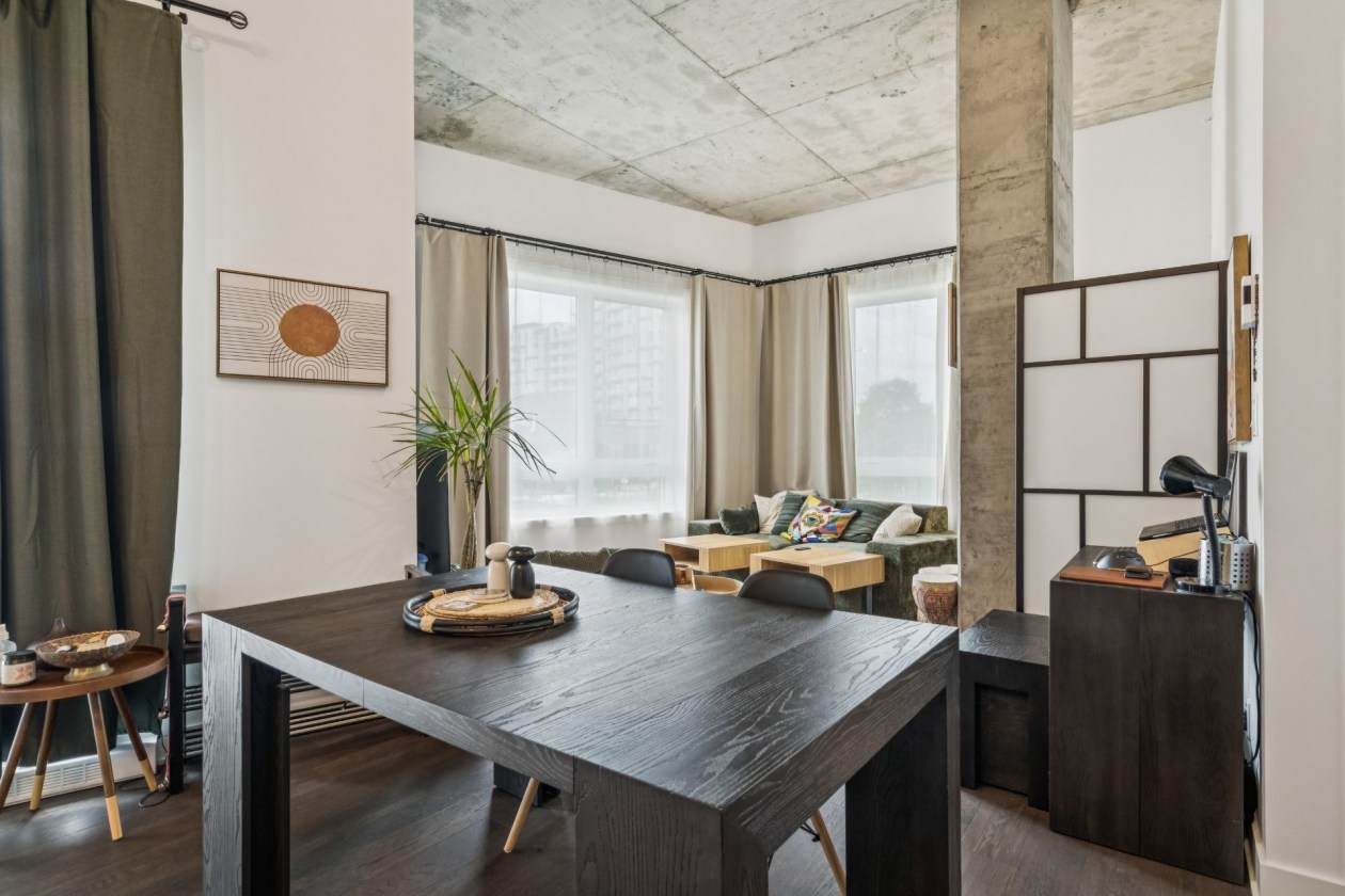 Salon — 7227, Boul. Newman, 124, Montréal (LaSalle), H8N0H7, Montréal (LaSalle)