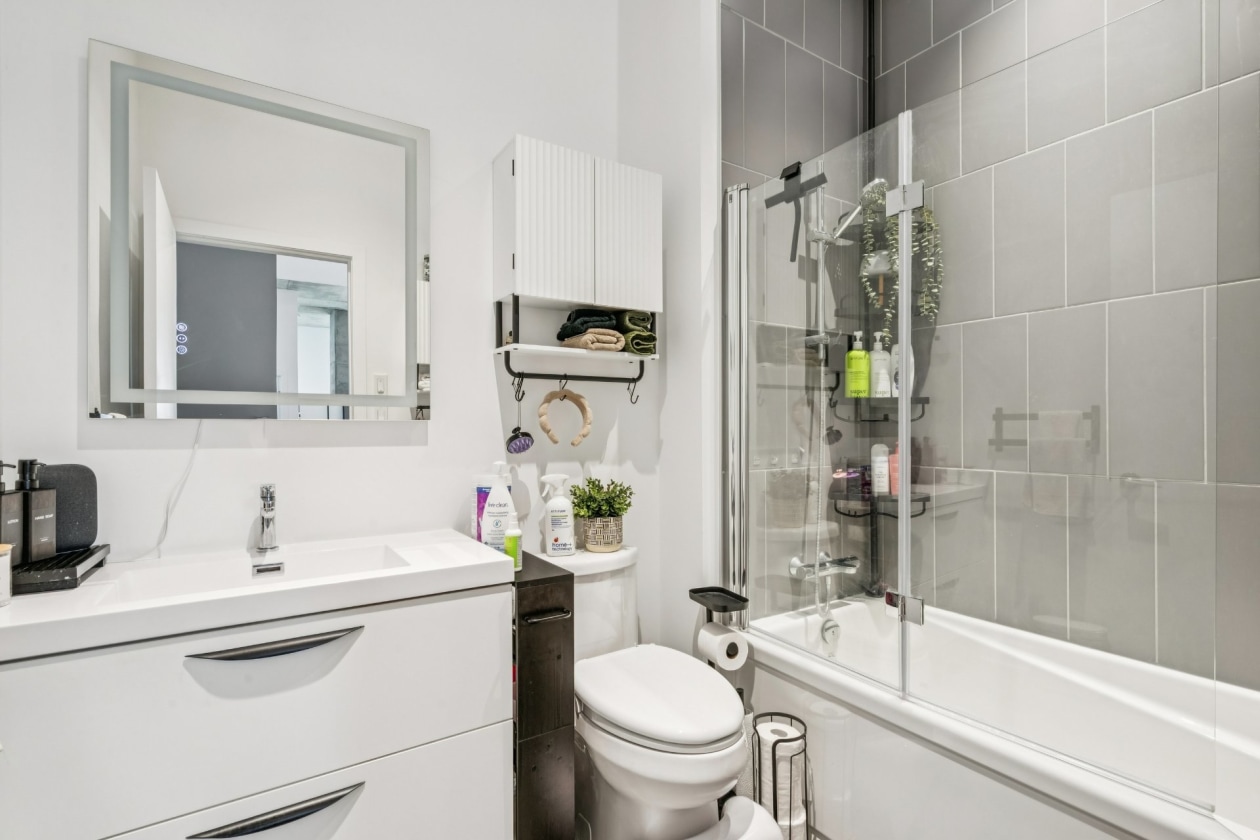 Salle de bains — 7227, Boul. Newman, 124, Montréal (LaSalle), H8N0H7, Montréal (LaSalle)