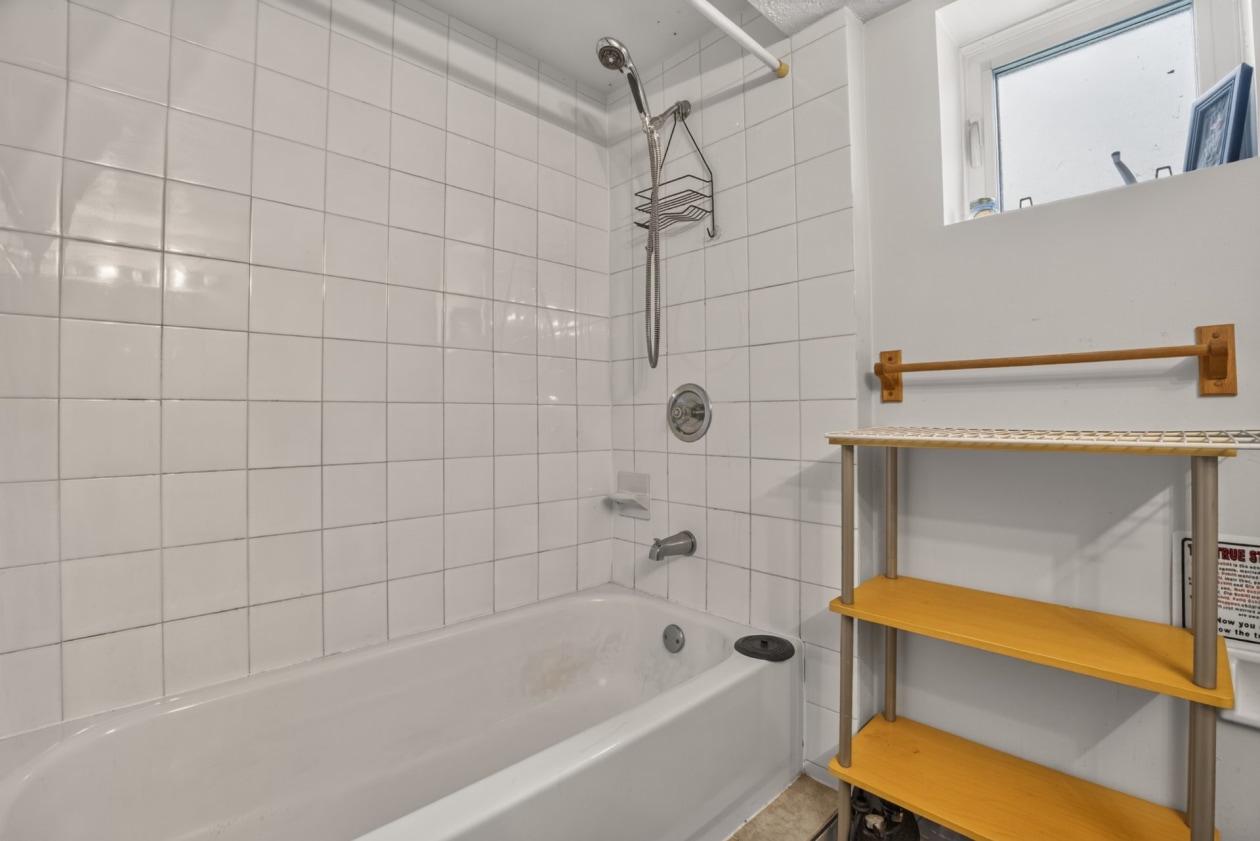 Salle de bains — 3930, Rue Monseigneur-Moisan, Sherbrooke (Les Nations), J1L2B9, Sherbrooke (Les Nations)