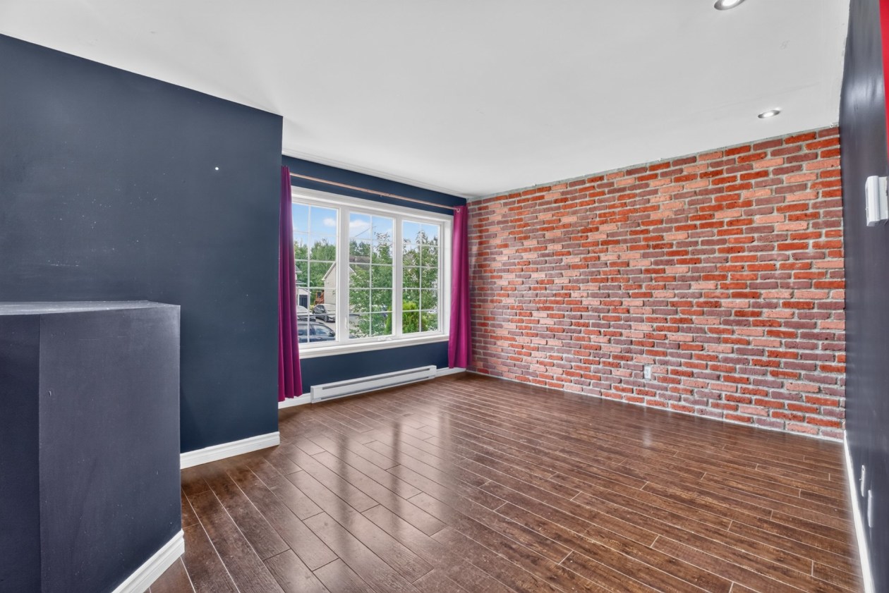 Salon — 2723, Rue des Rocheuses, Sherbrooke (Fleurimont), J1E0E4, Sherbrooke (Fleurimont)