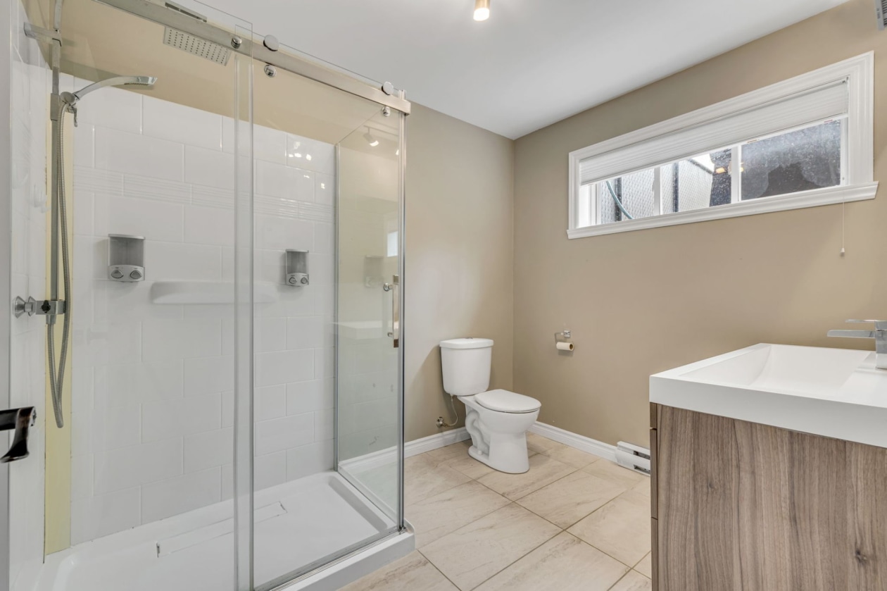Salle de bains — 2170, Rue de la Cantatrice, Québec (Les Rivières), G2C0L6, Québec (Les Rivières)