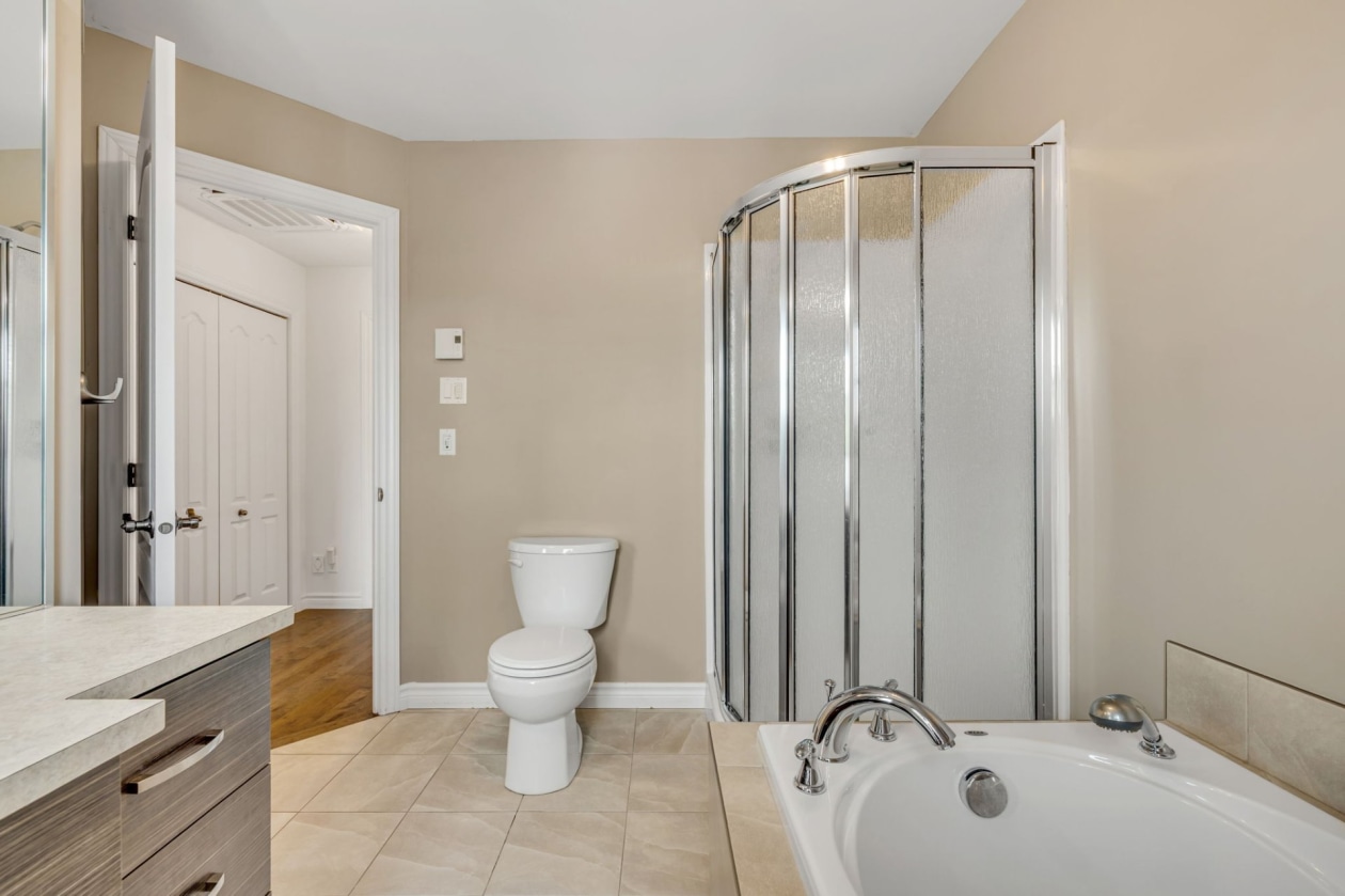 Salle de bains — 2170, Rue de la Cantatrice, Québec (Les Rivières), G2C0L6, Québec (Les Rivières)