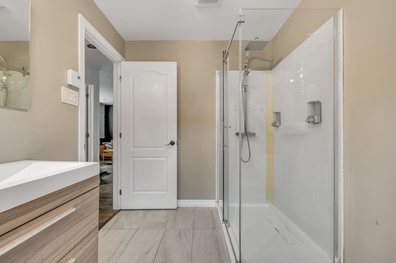 Salle de bains — 2170, Rue de la Cantatrice, Québec (Les Rivières), G2C0L6, Québec (Les Rivières)