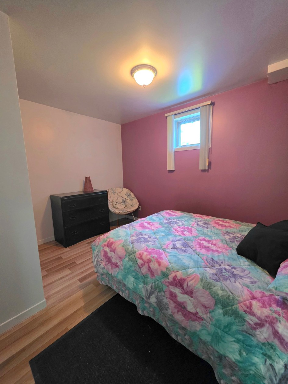 Chambre à coucher — 1254, Ch. de Price, Mont-Joli, G5H3K6, Mont-Joli