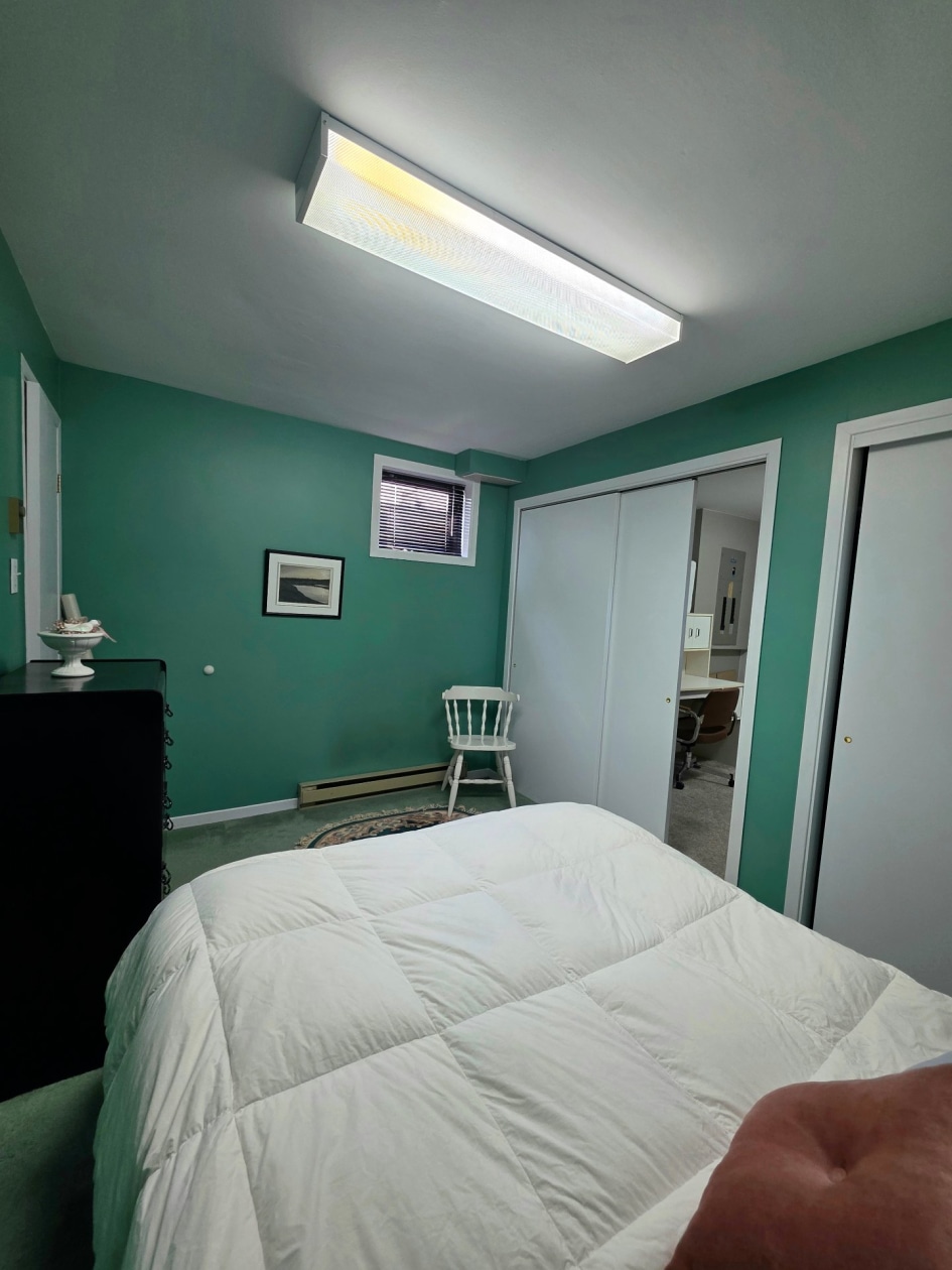 Chambre à coucher — 1254, Ch. de Price, Mont-Joli, G5H3K6, Mont-Joli