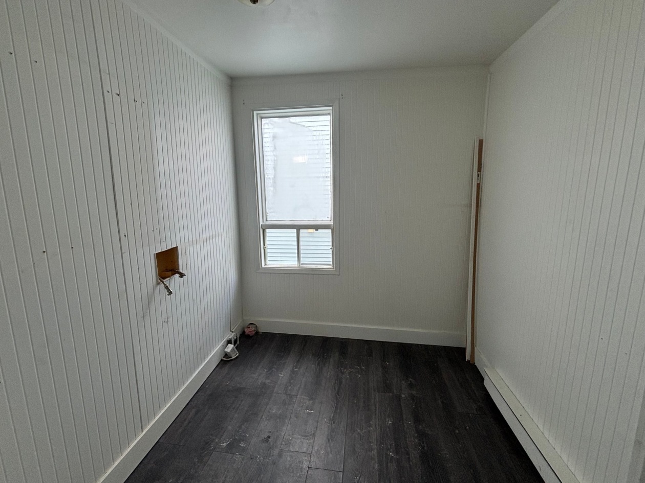 Salle de lavage — 39 - 41, Rue St-Jean-Baptiste, Trois-Rivières, G8T6T1, Trois-Rivières