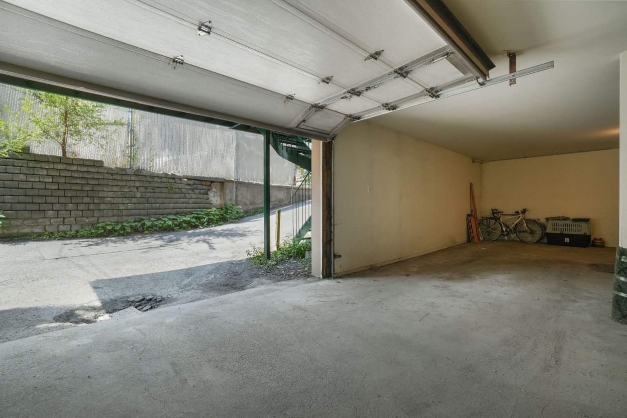 Garage — 8490, Rue St-Dominique, Montréal (Villeray/Saint-Michel/Parc-Extension), H2P2L5, Montréal (Villeray/Saint-Michel/Parc-Extension)